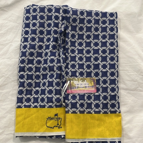 Masters Women’s Patterned Silk Scarf - Magnolia Lane Collection - Picture 6 of 6